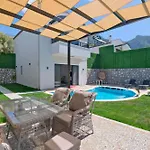 Luna Villa