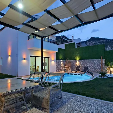 Luna Villa *
