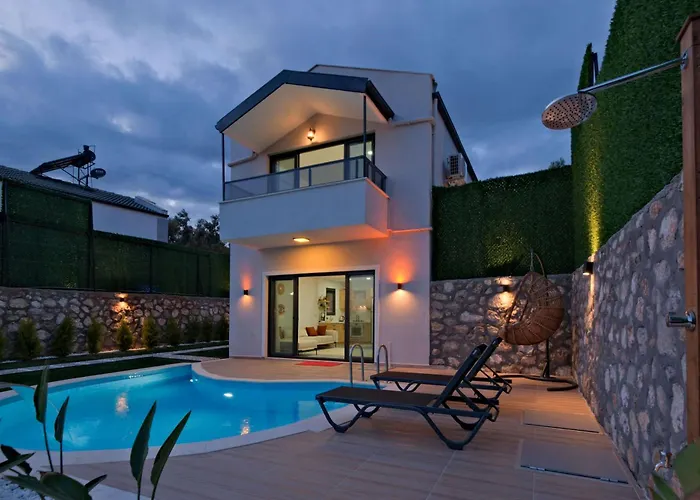 Luna Villa *